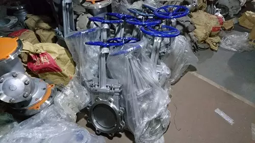 Van cổng dao inox nhập khẩu Van cổng dao inox nhập khẩu