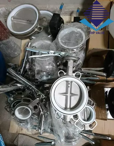 van bướm inox