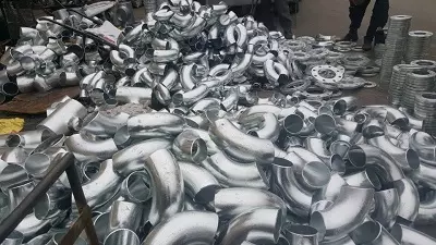 Cút thép hàn mạ kẽm với số lượng lớn ở kho chúng tôi