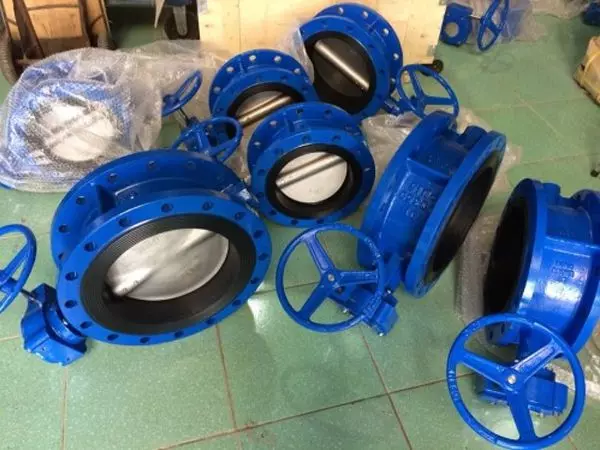 Van bướm hai mặt bích luôn có sẵn Van bướm hai mặt bích luôn có sẵn
