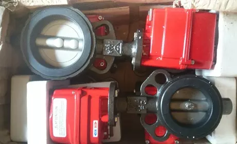 Van bướm điều khiển điện DN100 lắp cho đường ống phi 114mm Van bướm điều khiển điện DN100 lắp cho đường ống phi 114mm